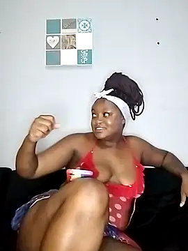 Snapshot of TheDoubleTrouble18xxx chatting on 02/15/25, 07:06 TheDoubleTrouble18xxx online show from 02/15/25, 07:06