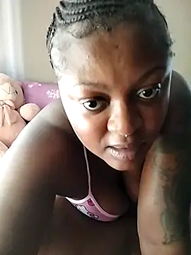 Snapshot of TheDoubleTrouble18xxx chatting on 10/03/25, 09:28 TheDoubleTrouble18xxx online show from 10/03/25, 09:28