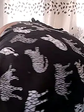 Snapshot of TheDoubleTrouble18xxx chatting on 10/08/25, 09:18 TheDoubleTrouble18xxx online show from 10/08/25, 09:18