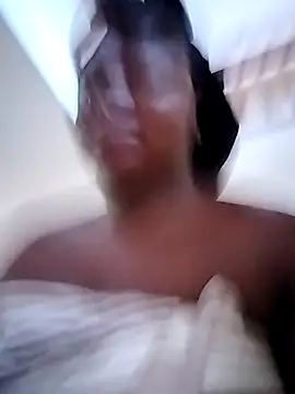 Snapshot of TheDoubleTrouble18xxx chatting on 10/16/25, 09:21 TheDoubleTrouble18xxx online show from 10/16/25, 09:21