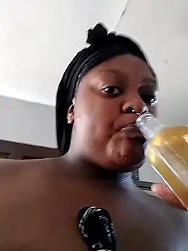 Snapshot of TheDoubleTrouble18xxx chatting on 11/06/25, 06:36 TheDoubleTrouble18xxx online show from 11/06/25, 06:36