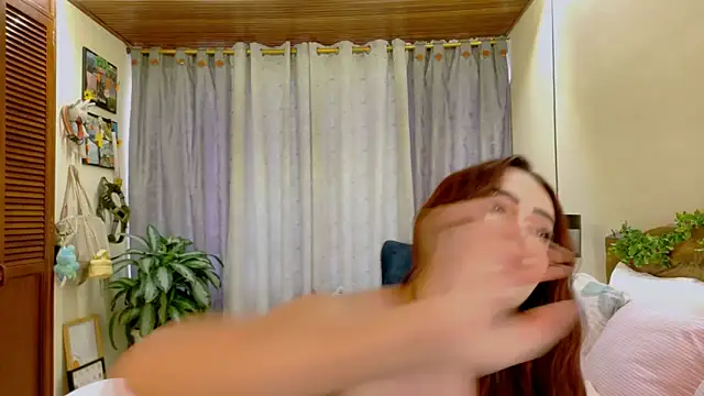 Abrilqueen online show from 12/22/25, 03:53