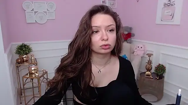 LucySkilar online show from 02/02/26, 05:50