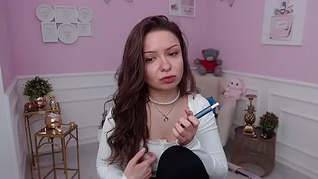 LucySkilar online show from 02/13/26, 05:36