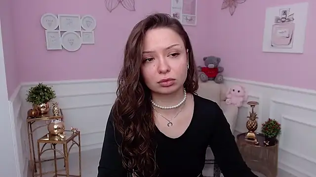 LucySkilar online show from 02/15/26, 05:26