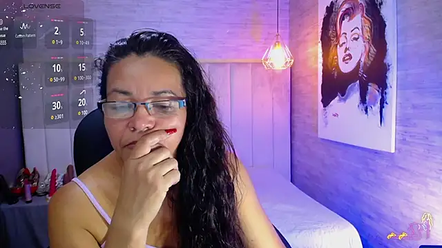 Snapshot of MaturePure chatting on 01/28/25, 11:39 MaturePure online show from 01/28/25, 11:39