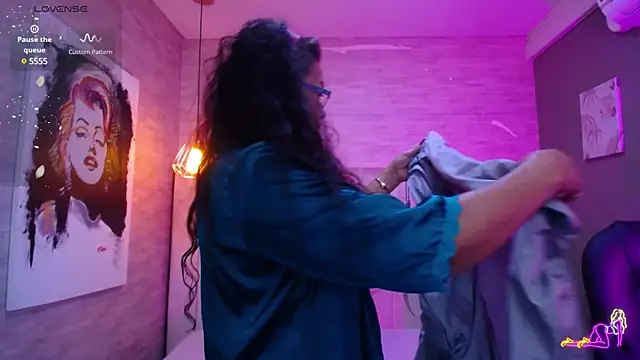 Snapshot of MaturePure chatting on 02/10/25, 08:10 MaturePure online show from 02/10/25, 08:10