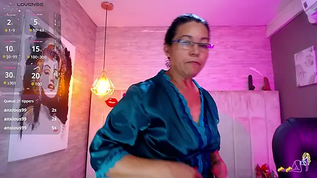 Snapshot of MaturePure chatting on 02/14/25, 12:51 MaturePure online show from 02/14/25, 12:51