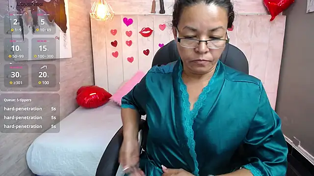 Snapshot of MaturePure chatting on 03/03/25, 07:49 MaturePure online show from 03/03/25, 07:49