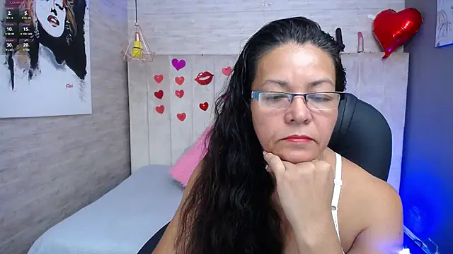 Snapshot of MaturePure chatting on 03/08/25, 10:13 MaturePure online show from 03/08/25, 10:13