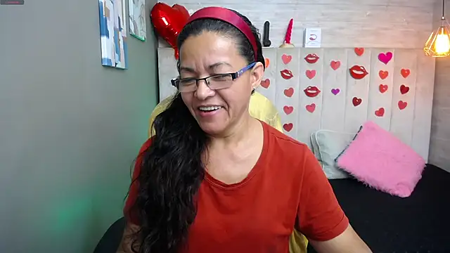 Snapshot of MaturePure chatting on 03/13/25, 08:22 MaturePure online show from 03/13/25, 08:22