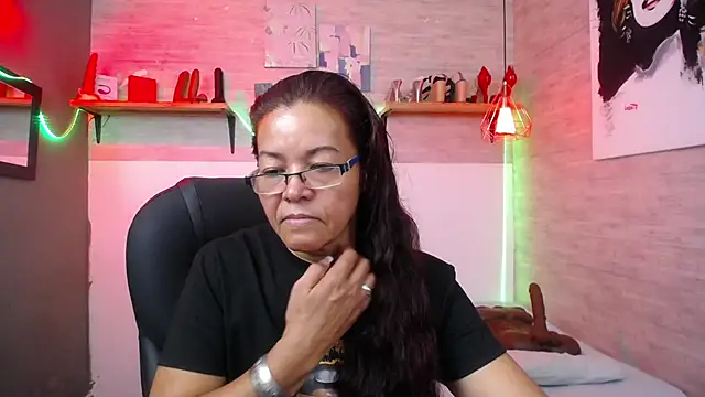 Snapshot of MaturePure chatting on 09/11/25, 09:26 MaturePure online show from 09/11/25, 09:26