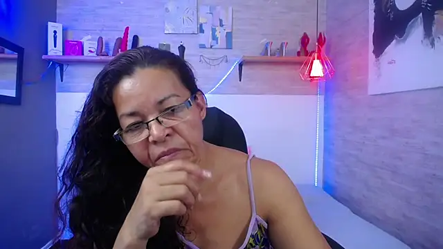 Snapshot of MaturePure chatting on 10/10/25, 09:25 MaturePure online show from 10/10/25, 09:25