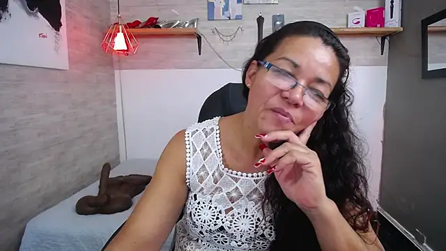 Snapshot of MaturePure chatting on 10/17/25, 08:11 MaturePure online show from 10/17/25, 08:11