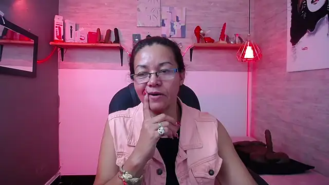 Snapshot of MaturePure chatting on 10/26/25, 08:37 MaturePure online show from 10/26/25, 08:37