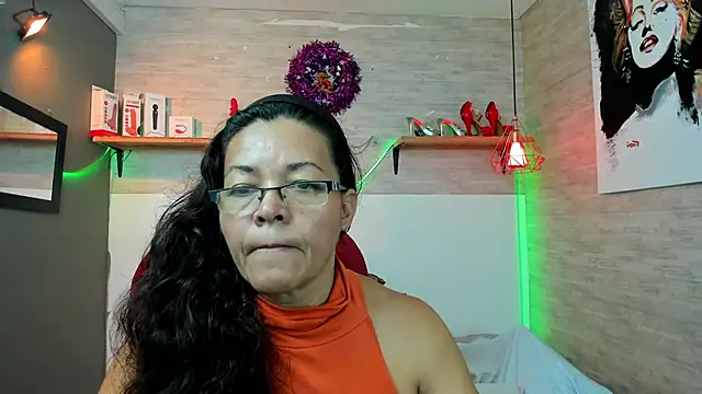 Snapshot of MaturePure chatting on 12/15/25, 08:13 MaturePure online show from 12/15/25, 08:13