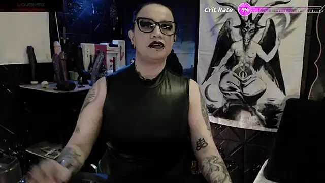 Snapshot of Evil_Queen_666 chatting on 06/05/26, 05:47 Evil Queen 666 online show from 06/05/26, 05:47