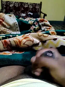 Snapshot of Brown_Munda047 chatting on 12/17/25, 01:22 Brown Munda047 online show from 12/17/25, 01:22