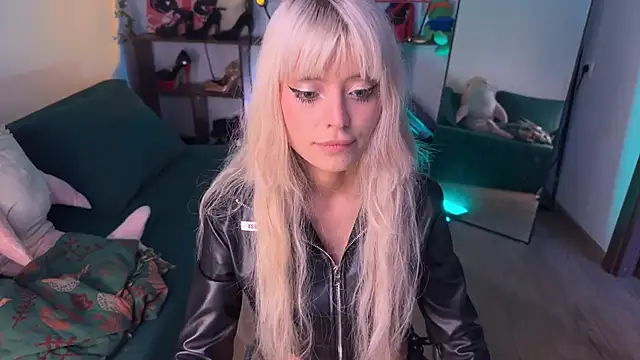 Snapshot of Eerectioneering chatting on 09/22/25, 12:29 Eerectioneering online show from 09/22/25, 12:29