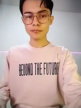 Snapshot of Dmitri_Aksnes chatting on 11/15/25, 09:00 Dmitri Aksnes online show from 11/15/25, 09:00