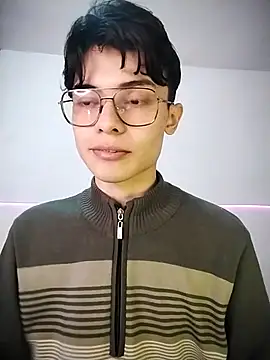 Snapshot of Dmitri_Aksnes chatting on 11/28/25, 09:39 Dmitri Aksnes online show from 11/28/25, 09:39