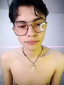 Snapshot of Dmitri_Aksnes chatting on 12/01/25, 08:36 Dmitri Aksnes online show from 12/01/25, 08:36