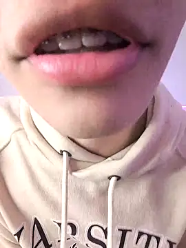 Snapshot of Dmitri_Aksnes chatting on 03/28/26, 07:57 Dmitri Aksnes online show from 03/28/26, 07:57