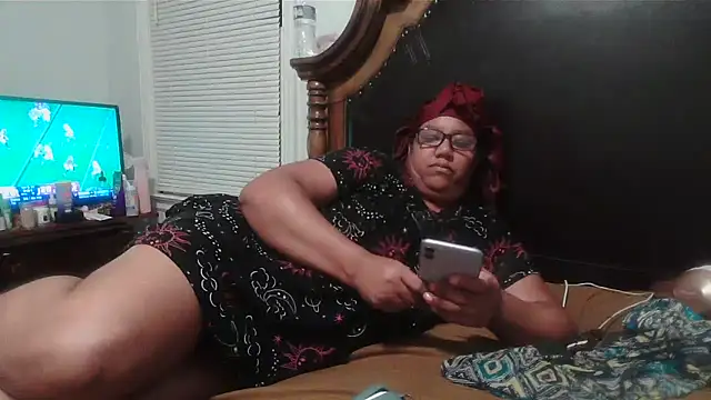 ebonyred online show from 10/19/25, 02:45