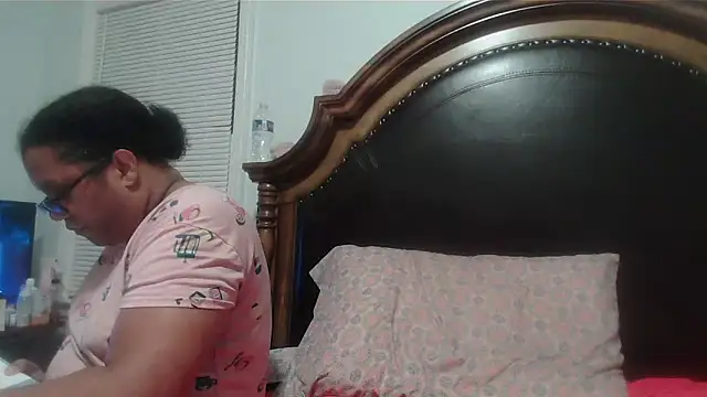 ebonyred online show from 04/03/26, 01:36