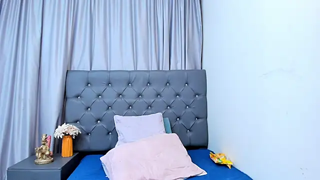 Snapshot of mariiana_murillo01 chatting on 02/02/25, 03:43 mariiana murillo01 online show from 02/02/25, 03:43