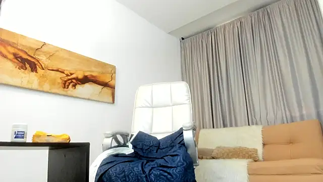 Snapshot of mariiana_murillo01 chatting on 10/19/25, 04:29 mariiana murillo01 online show from 10/19/25, 04:29