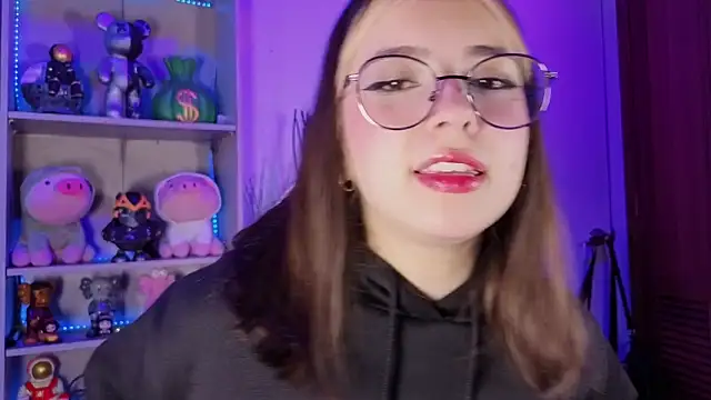 EmilyMiller  online show from 09/17/25, 04:52