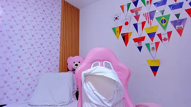 Snapshot of Soyqueen chatting on 07/19/26, 02:15 Soyqueen online show from 07/19/26, 02:15