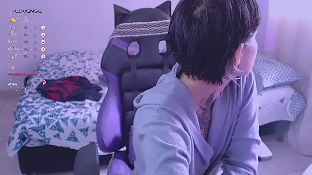 Snapshot of _Apola_77 chatting on 12/04/24, 08:18 Apola 77 online show from 12/04/24, 08:18