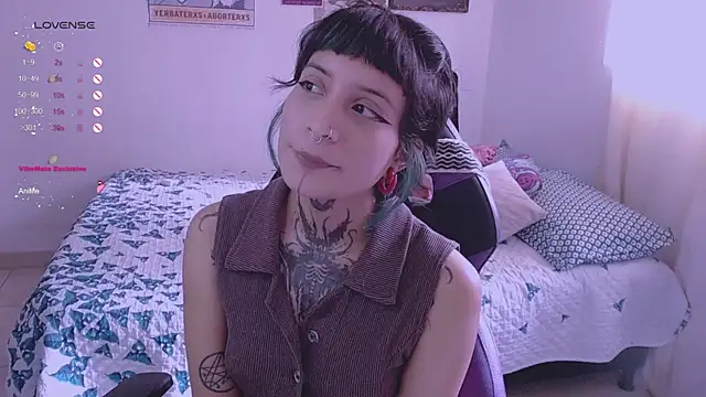 Snapshot of _Apola_77 chatting on 12/17/24, 08:43 Apola 77 online show from 12/17/24, 08:43