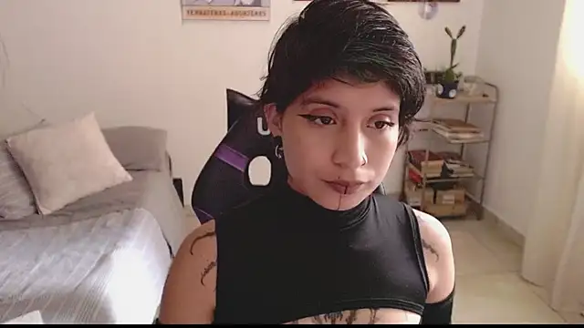 Snapshot of _Apola_77 chatting on 01/25/25, 08:00 Apola 77 online show from 01/25/25, 08:00