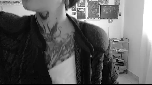 Snapshot of _Apola_77 chatting on 02/08/25, 06:01 Apola 77 online show from 02/08/25, 06:01