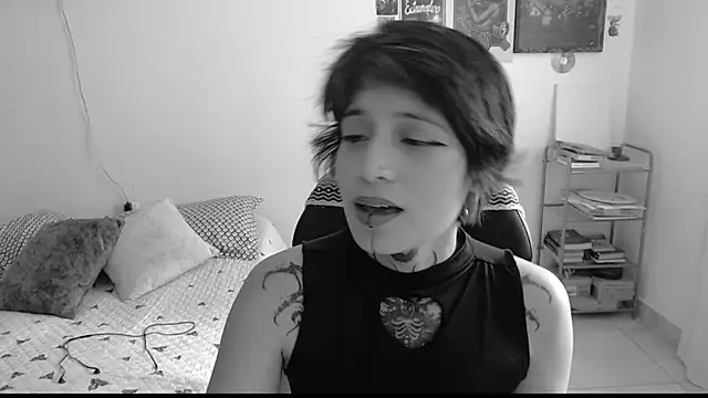 Snapshot of _Apola_77 chatting on 02/11/25, 07:59 Apola 77 online show from 02/11/25, 07:59