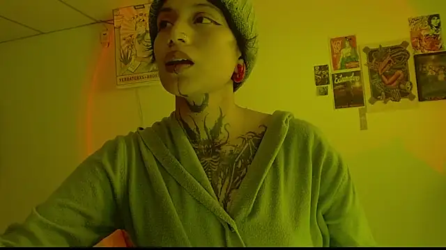 Snapshot of _Apola_77 chatting on 02/12/25, 08:40 Apola 77 online show from 02/12/25, 08:40