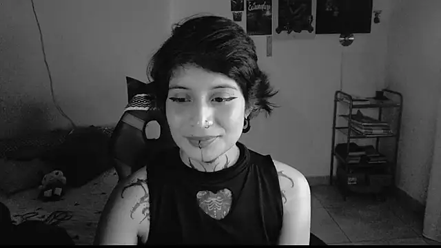 Snapshot of _Apola_77 chatting on 02/15/25, 12:48 Apola 77 online show from 02/15/25, 12:48