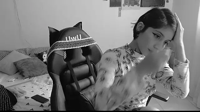 Snapshot of _Apola_77 chatting on 02/22/25, 07:47 Apola 77 online show from 02/22/25, 07:47