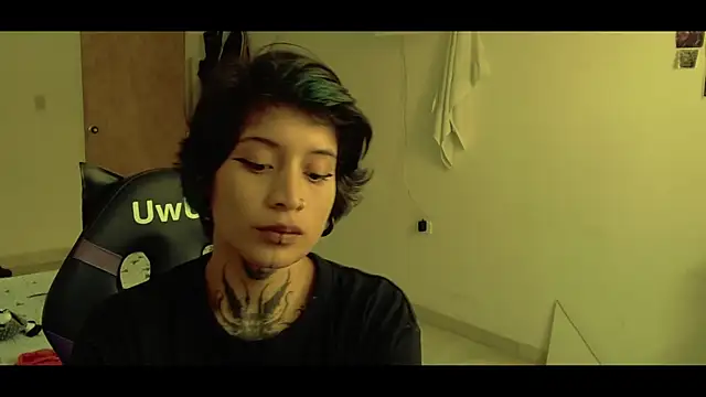 Snapshot of _Apola_77 chatting on 03/11/25, 07:36 Apola 77 online show from 03/11/25, 07:36