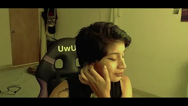 Snapshot of _Apola_77 chatting on 03/13/25, 09:16 Apola 77 online show from 03/13/25, 09:16