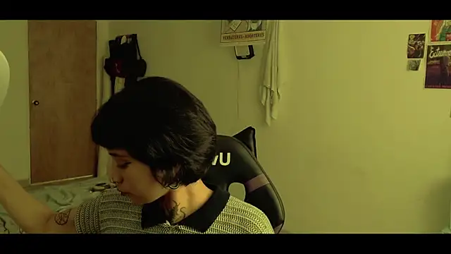 Snapshot of _Apola_77 chatting on 03/17/25, 07:48 Apola 77 online show from 03/17/25, 07:48