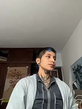 Snapshot of _Apola_77 chatting on 10/13/25, 08:09 Apola 77 online show from 10/13/25, 08:09