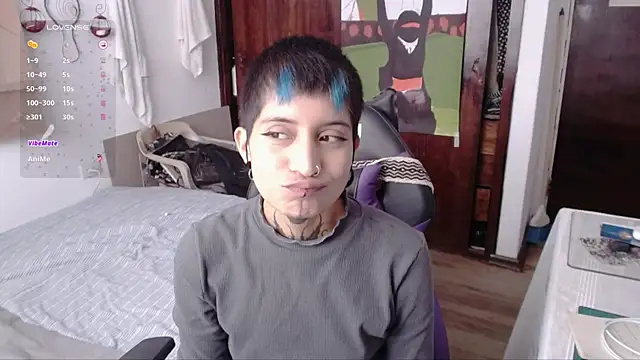 Snapshot of _Apola_77 chatting on 10/21/25, 02:29 Apola 77 online show from 10/21/25, 02:29