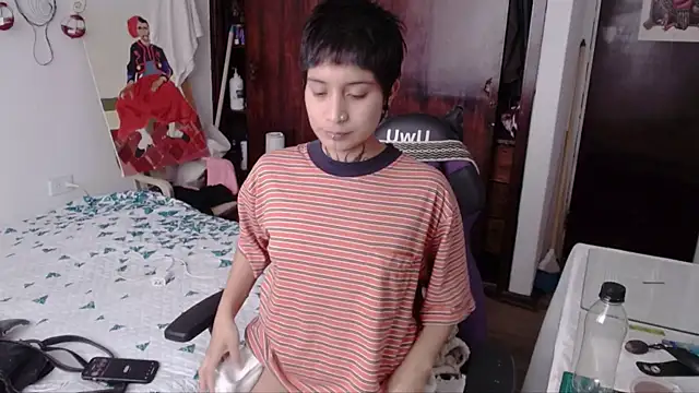 Snapshot of _Apola_77 chatting on 12/21/25, 09:44 Apola 77 online show from 12/21/25, 09:44