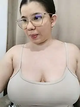 Snapshot of Danzel1105 chatting on 12/20/25, 11:34 Danzel1105 online show from 12/20/25, 11:34