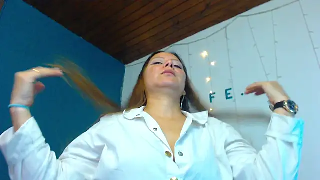 camila delarosa online show from 12/27/24, 12:23