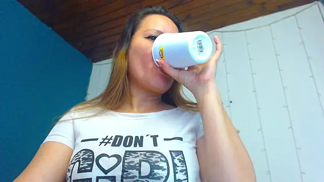 camila delarosa online show from 01/16/25, 01:25